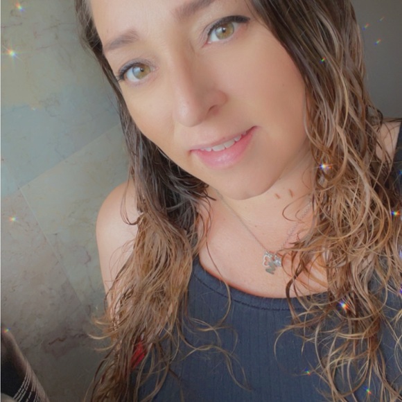 🌺🌸🌼 Like this and be notified when I’m going live 🌼🌸🌺 - Picture 5 of 11